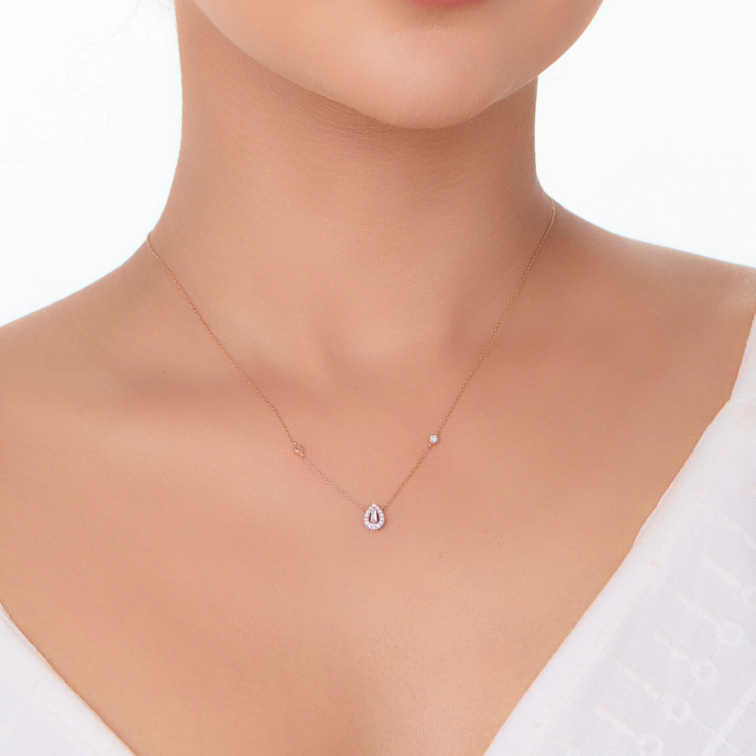 Deck Up Diamond Dewdrop Pendant - Image 2