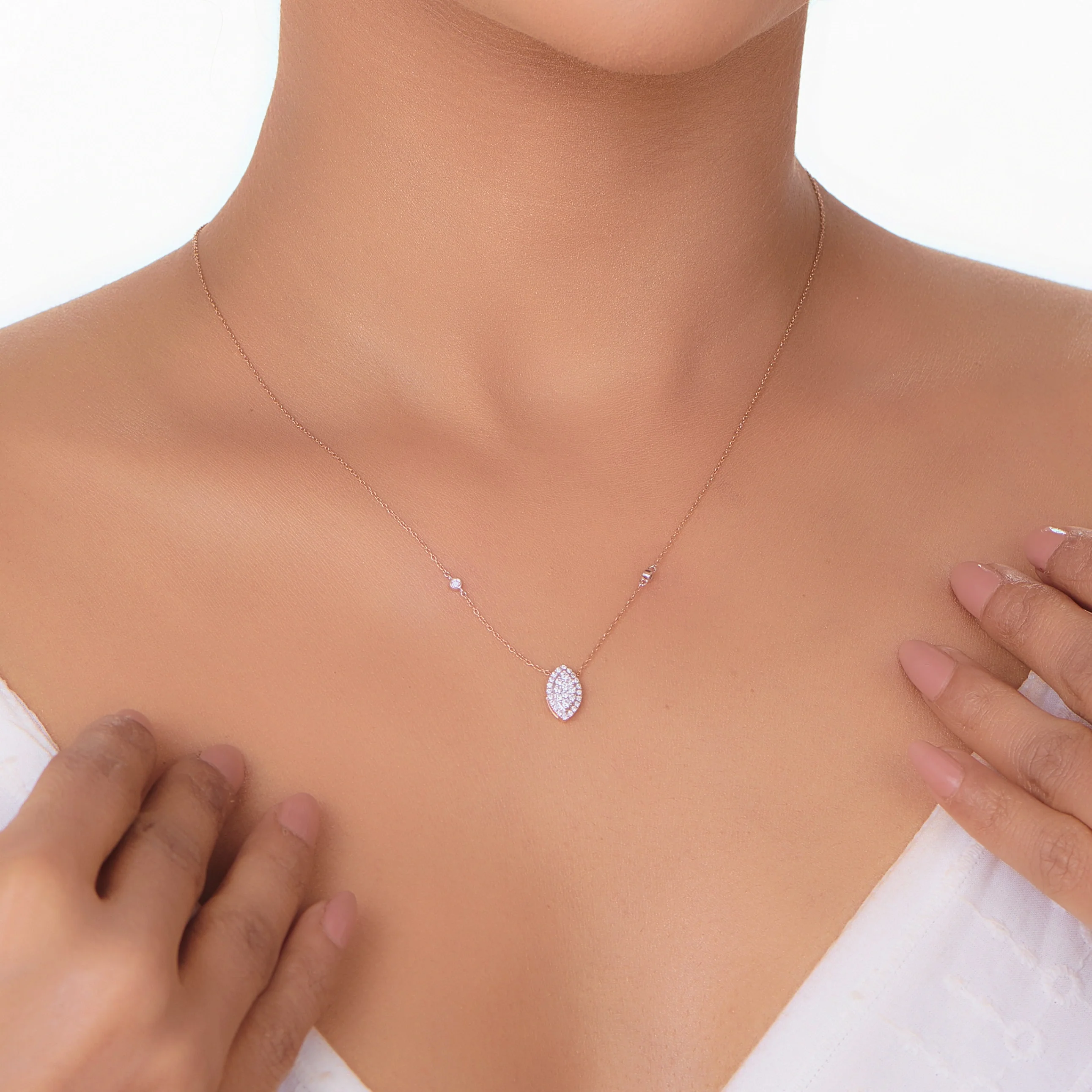 Deck Up Starlit Elegance Pendant - Image 2