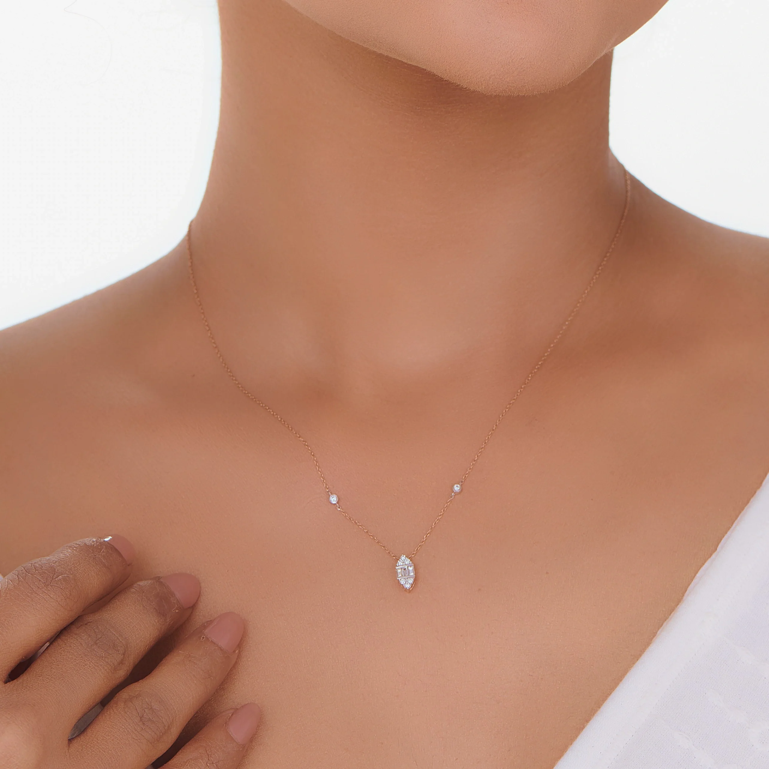 Deck Up Starlit Grace Pendant - Image 2