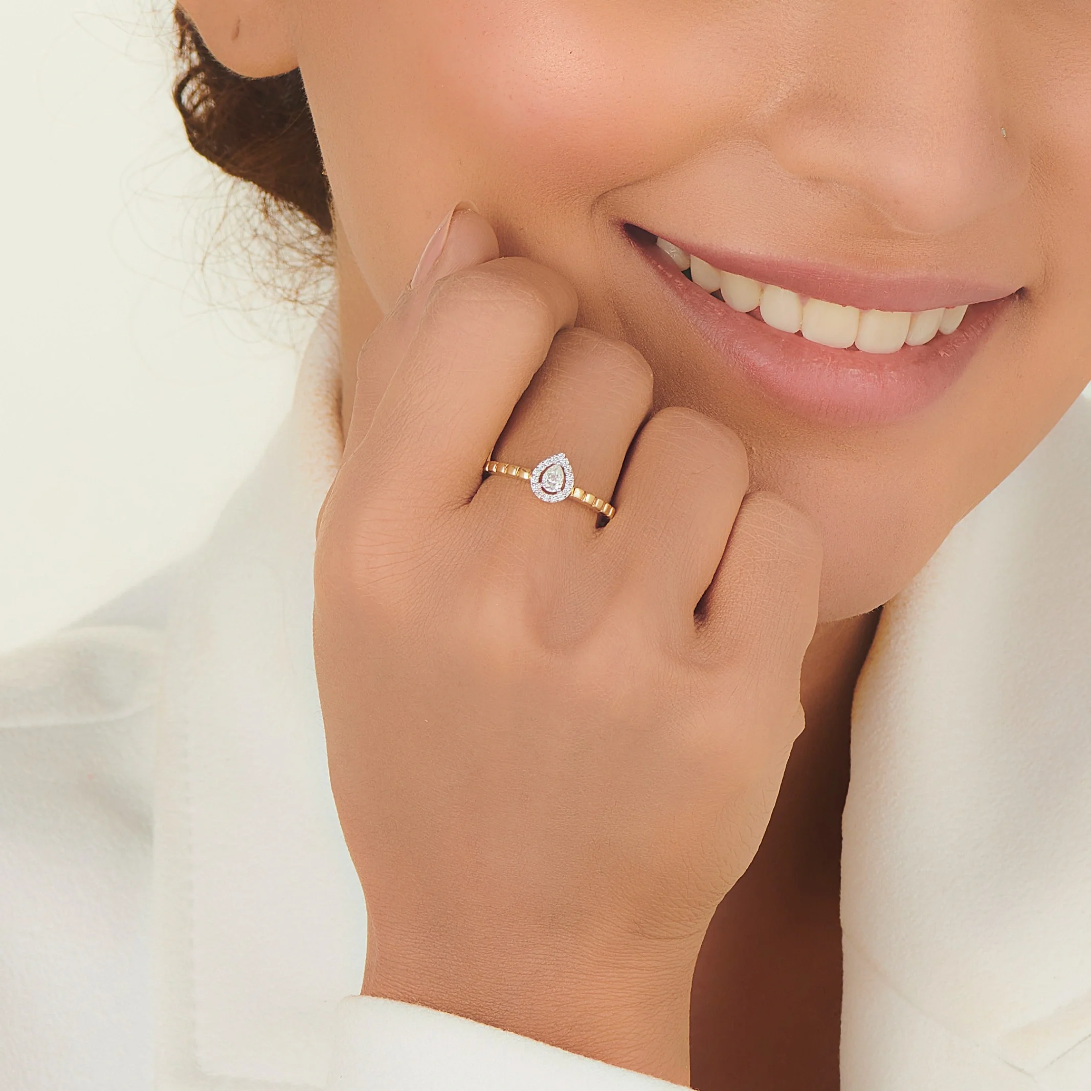 Sassy Golden Teardrop Glamour Ring - Image 2