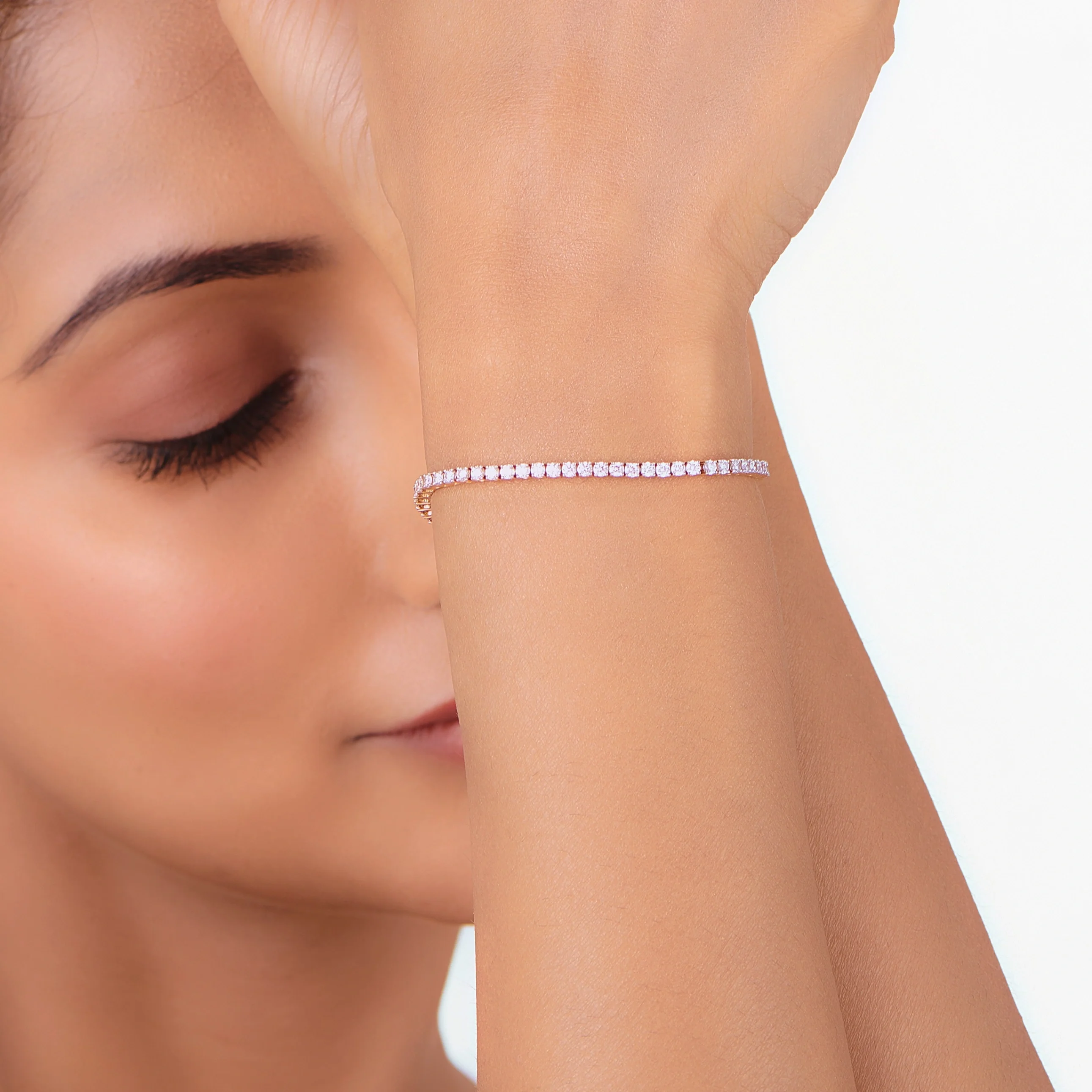 Solitaire Eternal Spark Loop Bracelet - Image 2