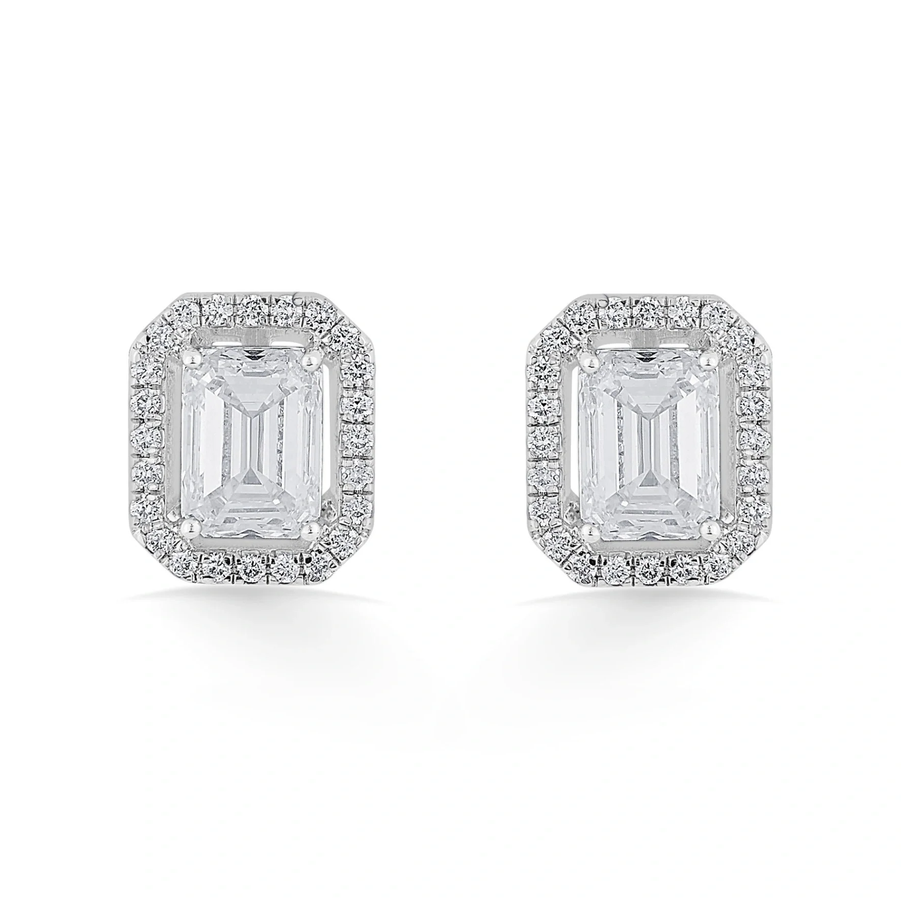 Solitaire Radiant Grace Studs