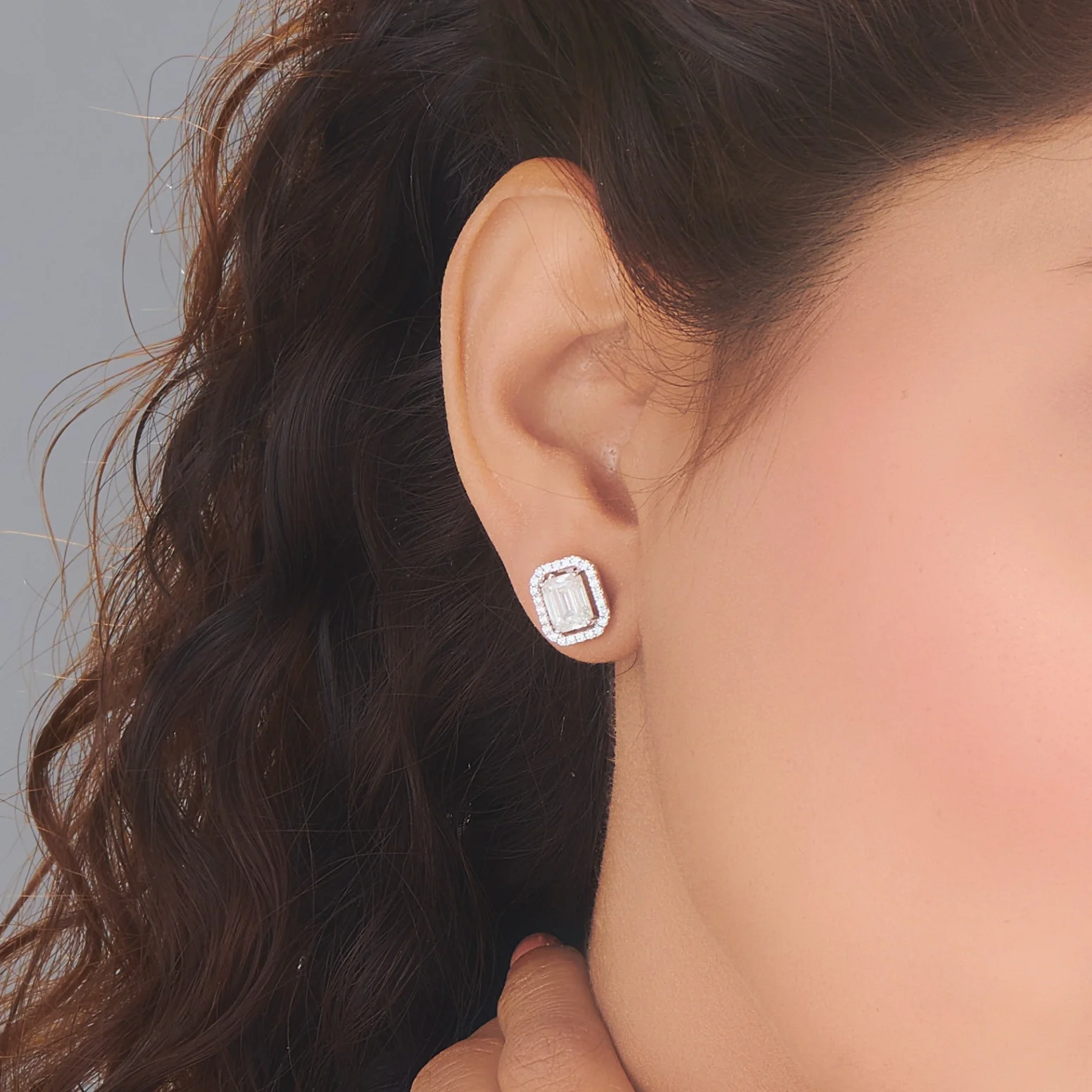 Solitaire Radiant Grace Studs - Image 4