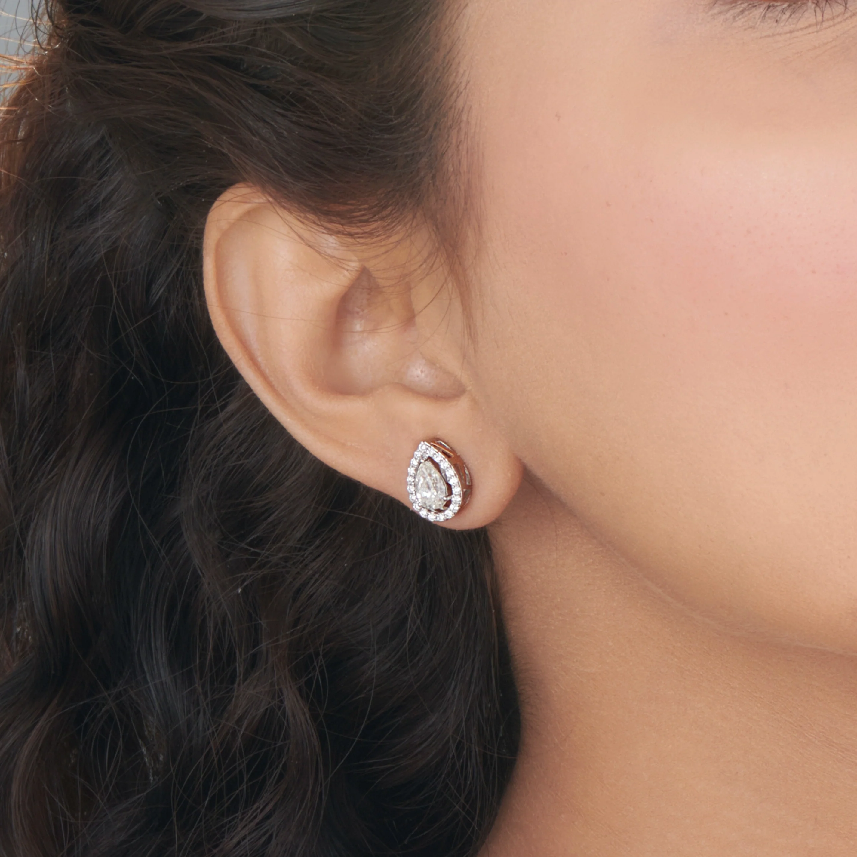 Solitaire Shimmering Dewlight Studs - Image 6