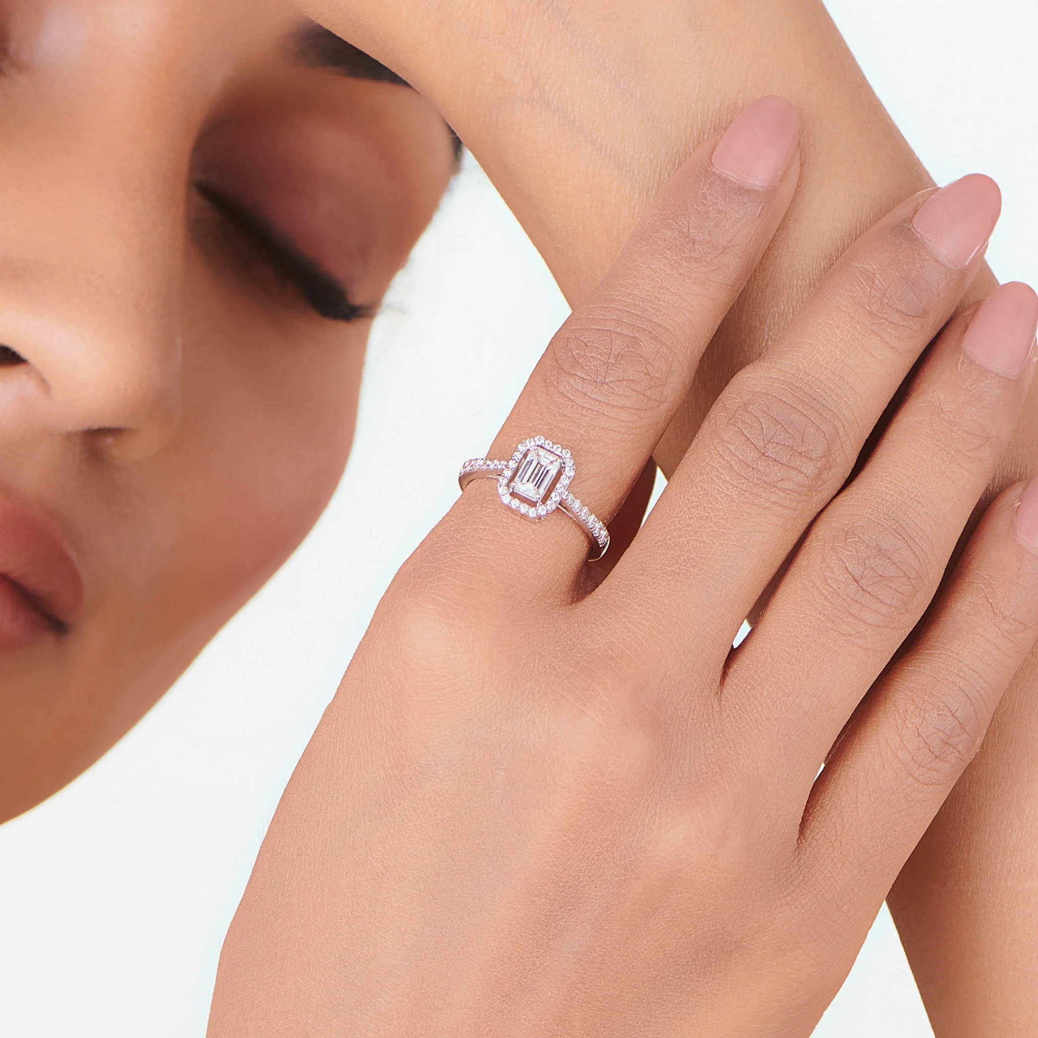 Solitaire Radiant Emerald Ring - Image 2
